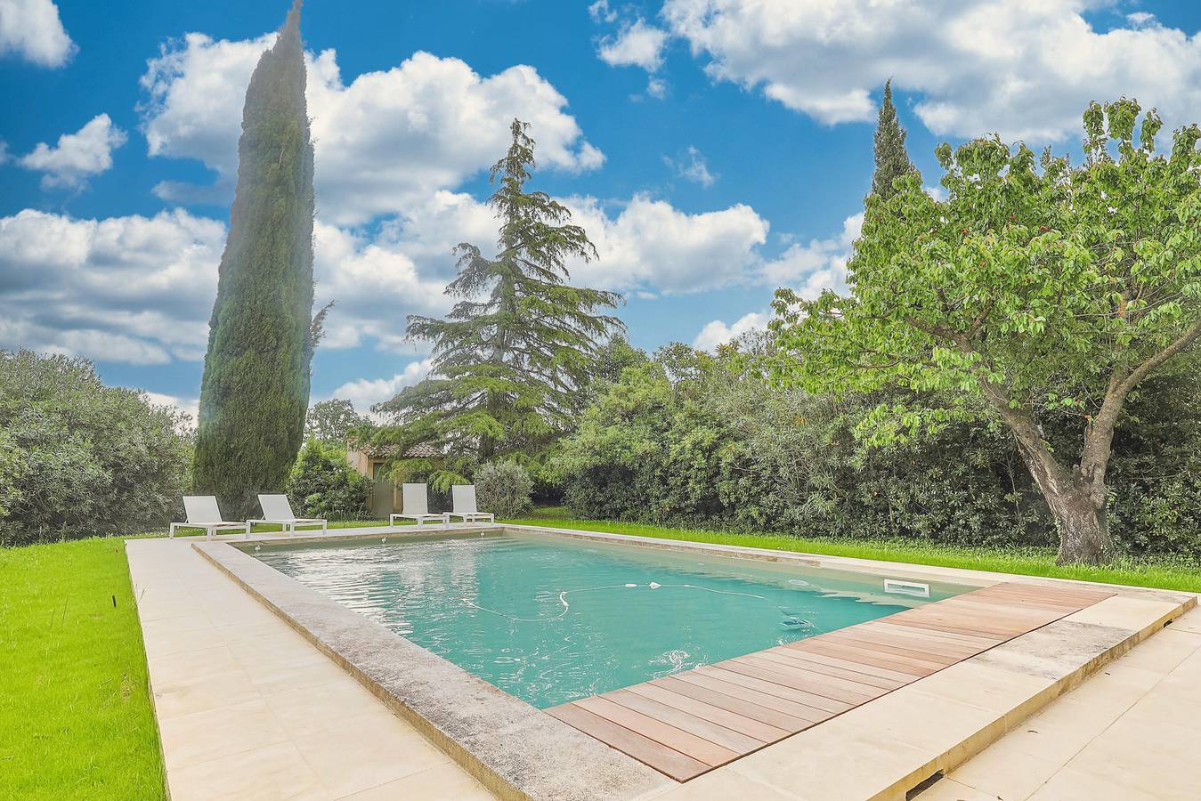 Mas des Oiseaux (9p) with pool in Chateaurenard in Châteaurenard, Region de Arles