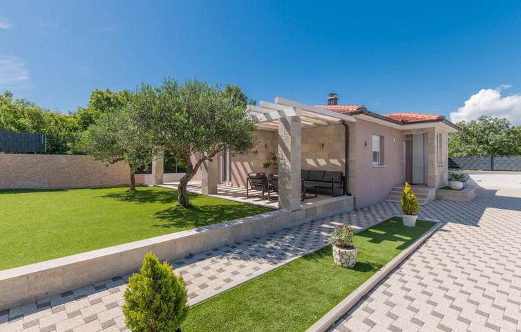 Bungalow für 6 Personen, mit Terrasse und Pool in Dalmatien - 3