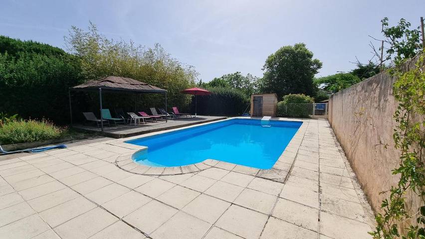 Maison de vacances pour 12 personnes, avec terrasse et piscine ainsi que vue et jardin