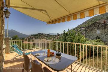 Gîte pour 2 personnes, avec terrasse à Levie