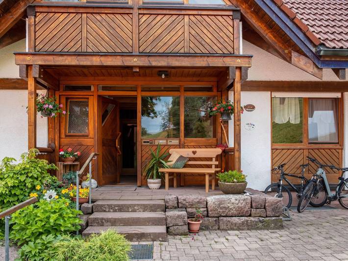 Ferienwohnung für 4 Personen, mit Garten und Seeblick sowie Balkon in Ortenaukreis
