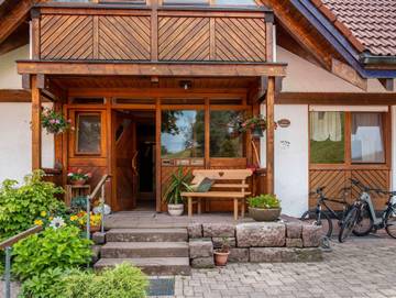 Ferienwohnung für 4 Personen, mit Garten und Seeblick sowie Balkon in Ortenaukreis
