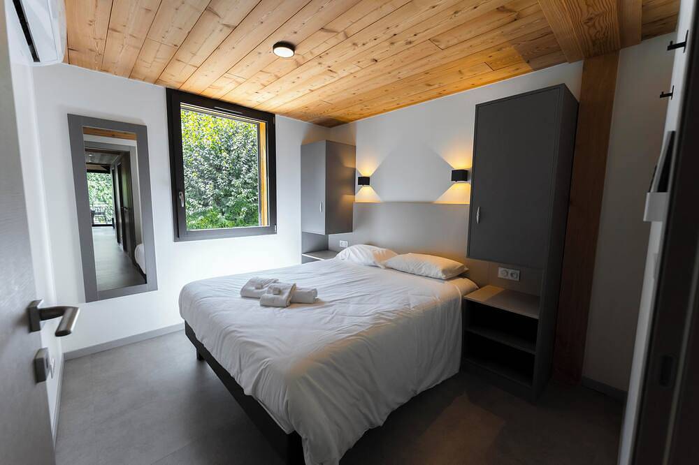 Les chalets de Conjux - Lac accès direct lac Bourget pour 10Pers - Exceptionnel in Conjux, Région de Chambéry