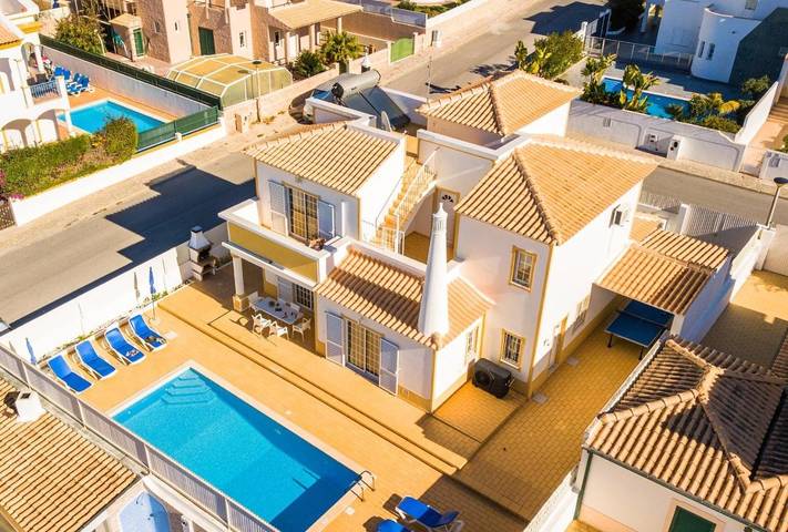 Villa voor 7 personen, with zwembad and tuin as well as uitzicht in Galé