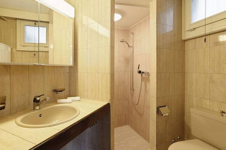 Ganze Wohnung, Great 2Br flat/ old town Niederdorf in Zürich, Bezirk Zürich
