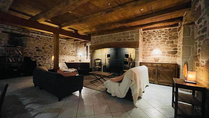 Location de vacances pour 12 personnes, avec jardin et vue, animaux acceptés dans Darazac - 4