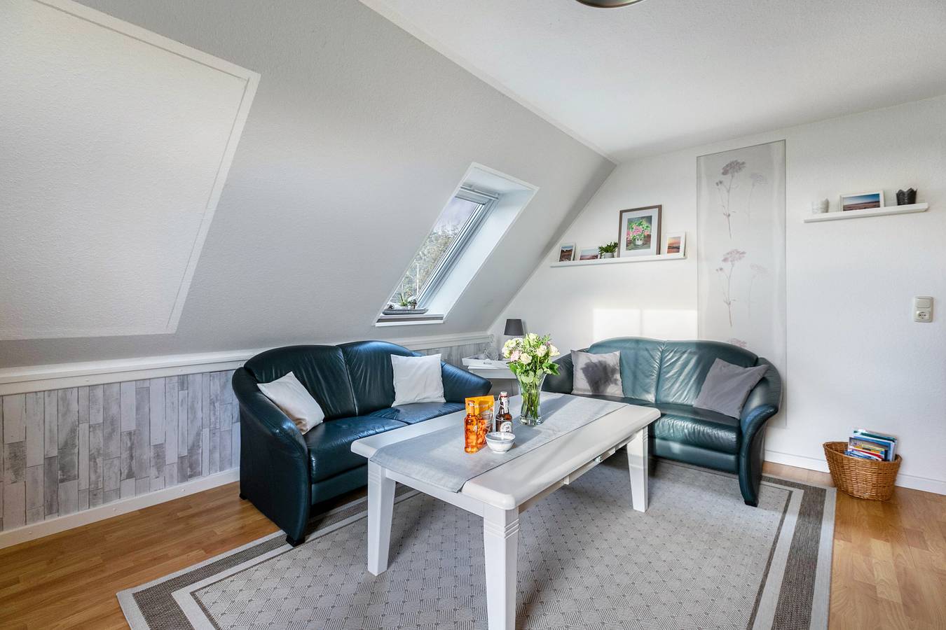 Ganze Wohnung, Ferienwohnung Freiblick" mit gemeinsamer Terrasse, Gemeinschaftsgarten und Wi-Fi in Neukirchen (Nordfriesland), Nordsee - Schleswig-Holstein