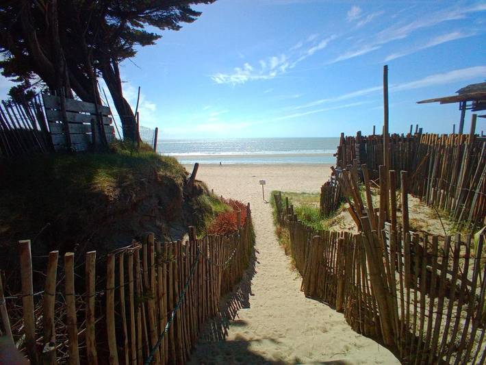 Location de vacances pour 6 personnes, avec jardin à Genêts - 4