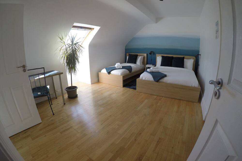 Triple room with ensuite bathroom in Portmagee, County Kerry