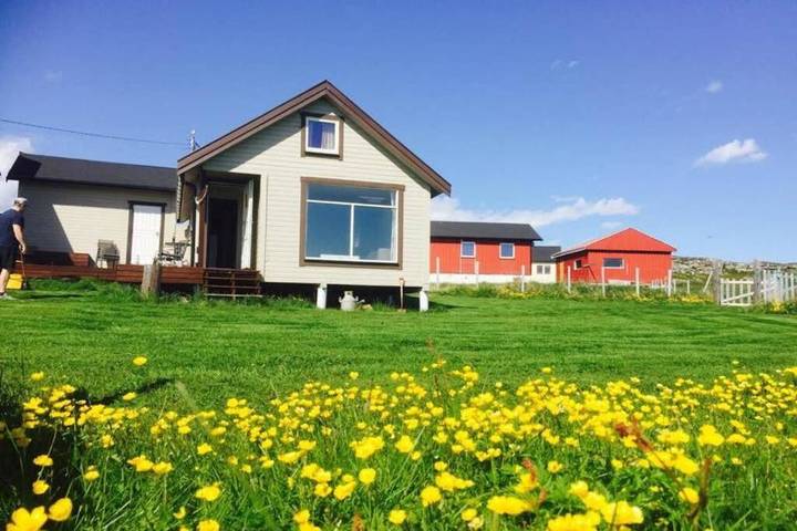 Ferienhaus für 6 Personen, mit Sauna und Terrasse sowie Ausblick und Garten in Finnmark