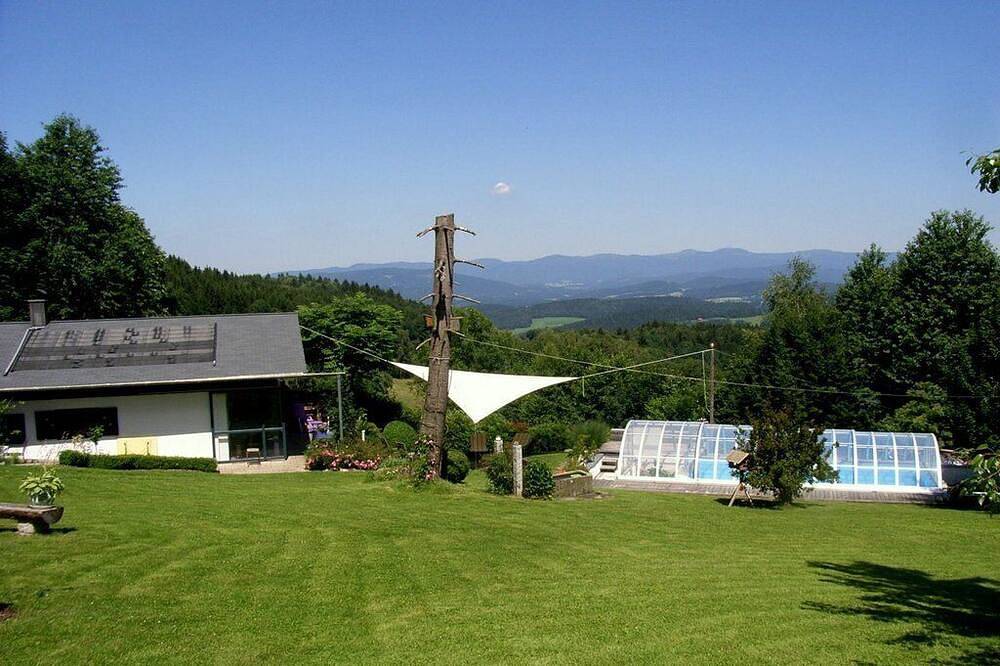 Wunderschönes Ferienhaus mit beheiztem Pool & Infrarotsauna - Panoramablick in Kollnburg, Ostbayern