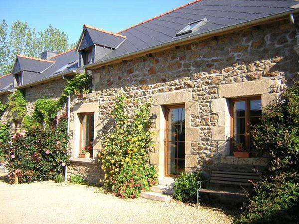 Location de vacances pour 6 personnes, avec vue et jardin, adapté aux familles à Pluduno - 2