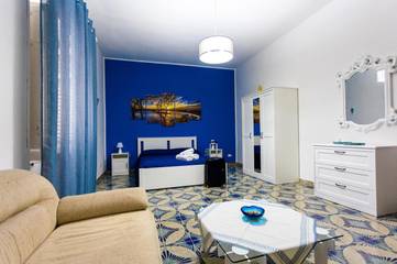 Location de vacances pour 5 personnes, avec terrasse à Sferracavallo