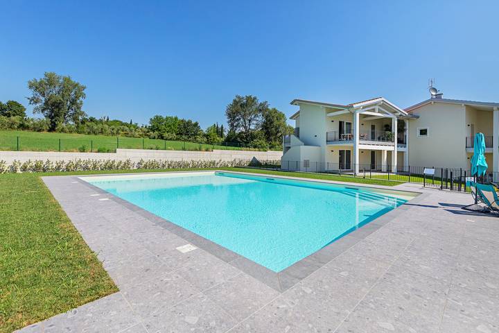 Vakantieappartement voor 6 personen, met uitzicht op het meer en terras in Manerba del Garda