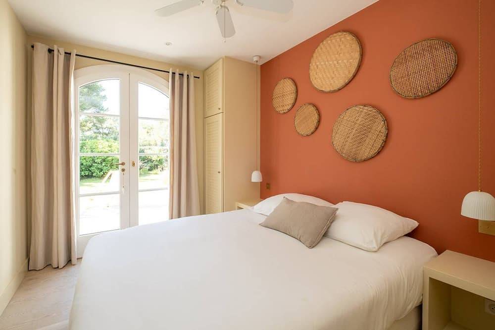 Stunning family villa with private pool and tennis court in Les Portes-en-Ré, Isla de Ré