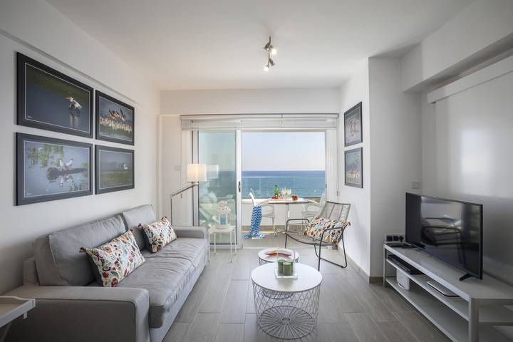 Appartement entier, Mackenzie Zoe Seafront Suite in Mackenzie Beach, District de Larnaca