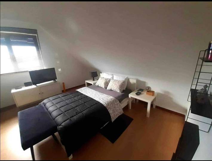 Location de vacances pour 2 personnes, avec vue ainsi que terrasse et jardin à Chapelle-lez-Herlaimont - 2