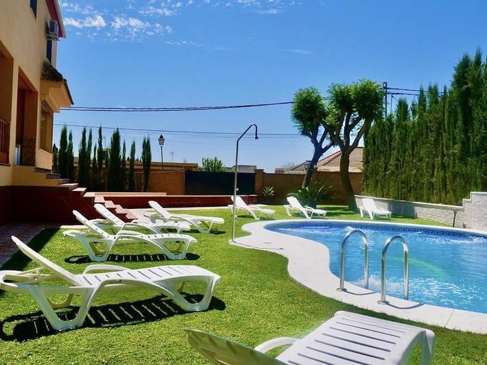 Casa rural para 14 personas, con Balcón y Jacuzzi además de Terraza y Jardín en Salteras - 4