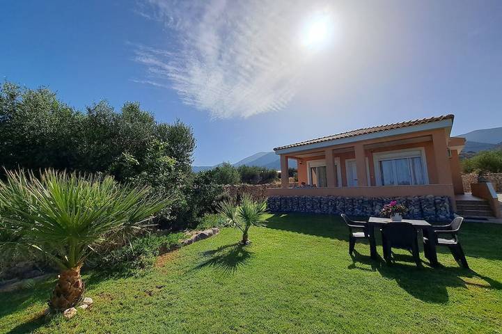 Ferienhaus für 4 Personen, mit Balkon und Garten in Malia