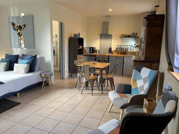 Gîte pour 2 personnes, avec terrasse à Pont-d'Ain