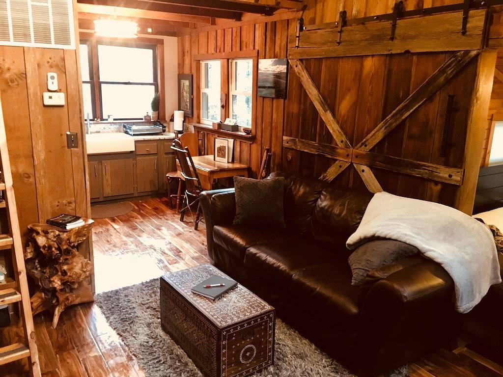 Abgelegene Red River Gorge Pet-Friendly Kabine auf 3 Hektar (Serenity Falls) in Daniel Boone National Forest
