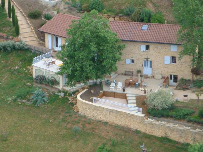 Location de vacances pour 4 personnes, avec vue et jardin, animaux acceptés à Theizé - 4