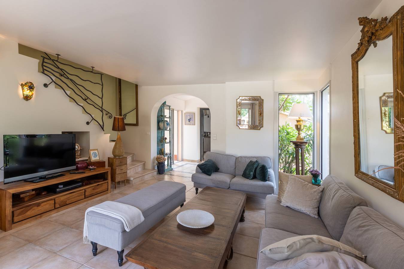 Villa 'Gite' con piscina privata, giardino privato e Wi-Fi in Grospierres, Ardèche