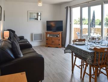 Cottage for 3 Guests in Brundall, East of England, Picture 1