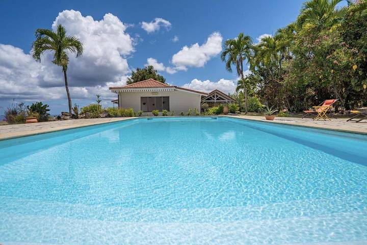 Casa de vacaciones para 3 personas, con jardín además de piscina y vistas - 1