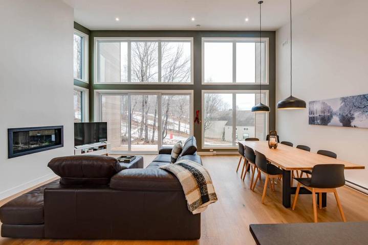 Gîte pour 10 personnes, avec sauna et jacuzzi ainsi que balcon et piscine à Beaupré