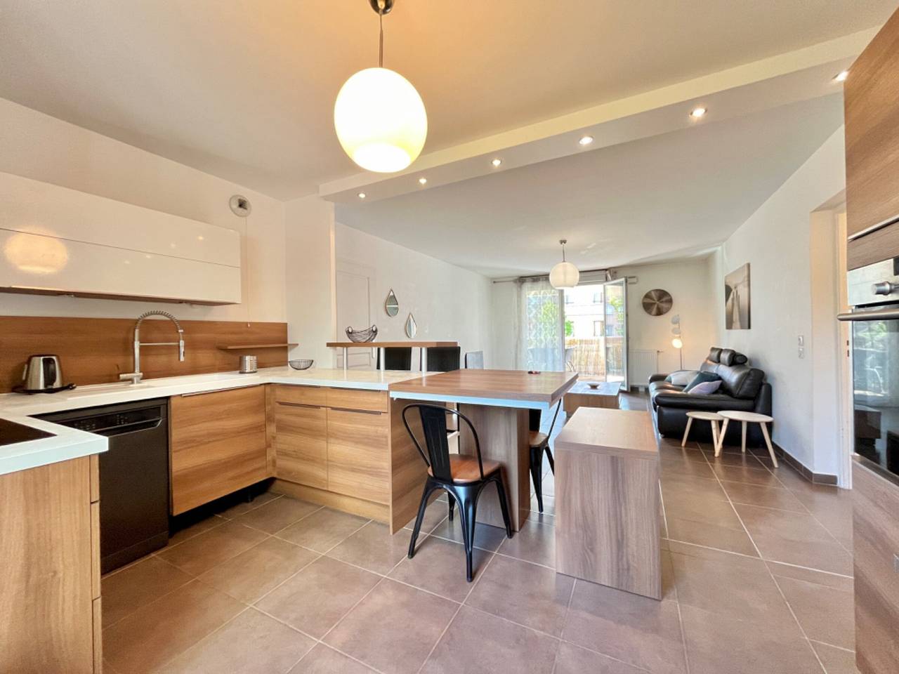 Apartamento entero, Centro de Annecy, 2 hab, mascotas permitidas, parking privado in Annecy, Región de Annecy