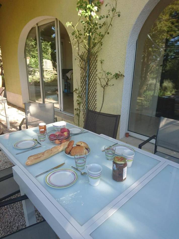 Location de vacances pour 23 personnes, avec vue ainsi que piscine et jardin, animaux acceptés à Saint-Jean-du-Pin - 2