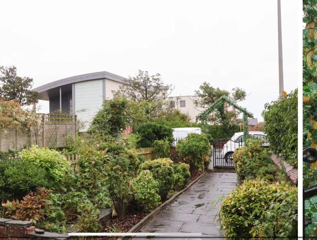 Kitty Cottage - 3 Bedroom - Warm and Welcoming - Sleeps 5 - Blackpool in Blackpool Pleasure Beach, North West England