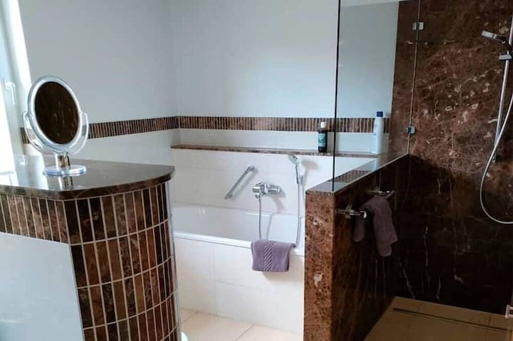 Geheel appartement, Vacation apartment with terrace in Feldberg (Schwarzwald), Feldberg