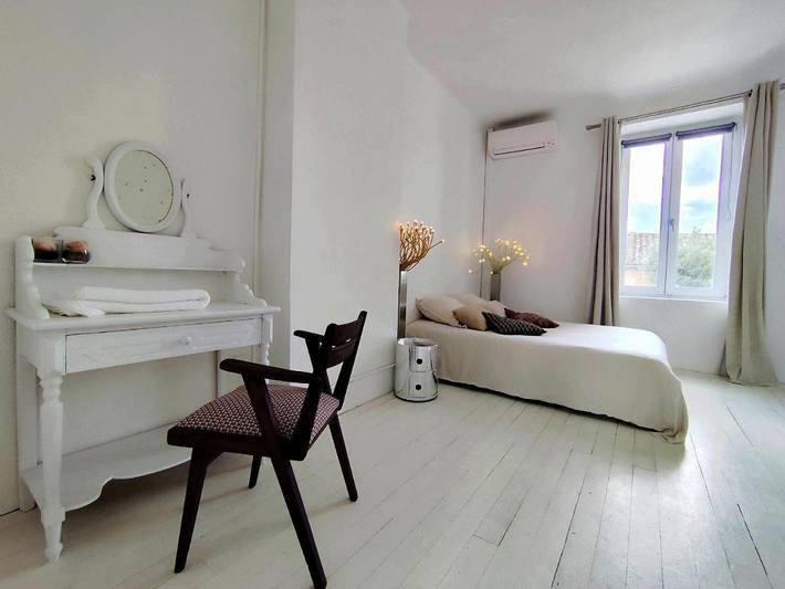 Location de vacances pour 3 personnes, avec jardin et piscine ainsi que terrasse et vue à Conques-sur-Orbiel - 4