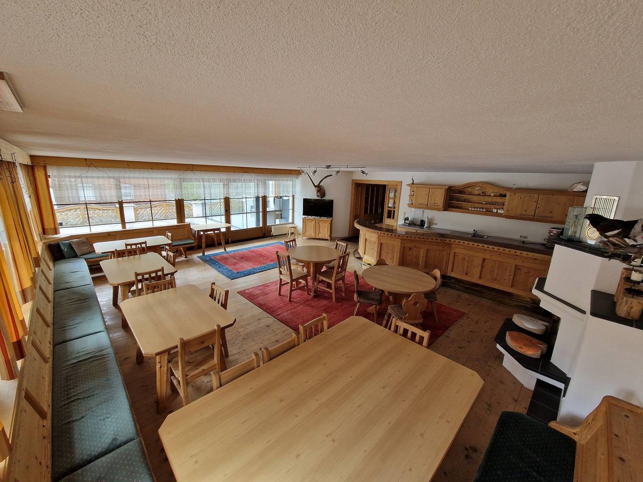 Ganze Ferienwohnung, Großraumapp. 10-13 Pers.: 7 Schlafräume/Dusche,Wc in Flirsch, Arlberg