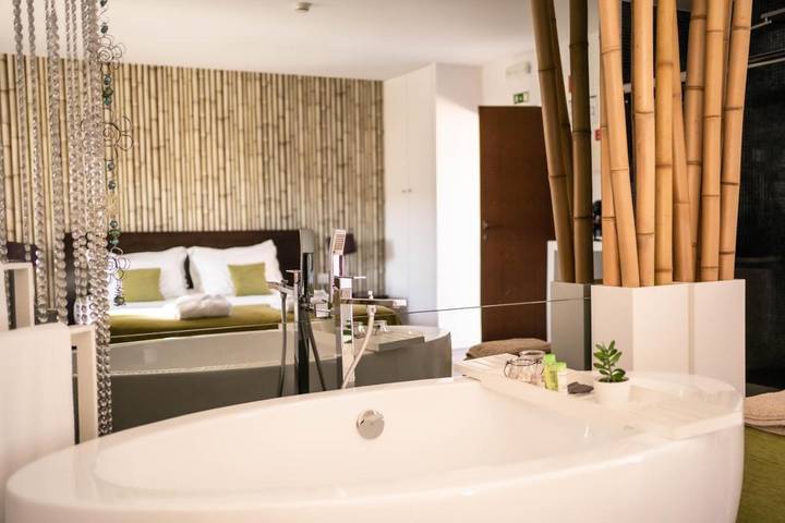 Casa de familia para 3 personas, con Terraza además de Jardín y Piscina en Mosteiro - 2