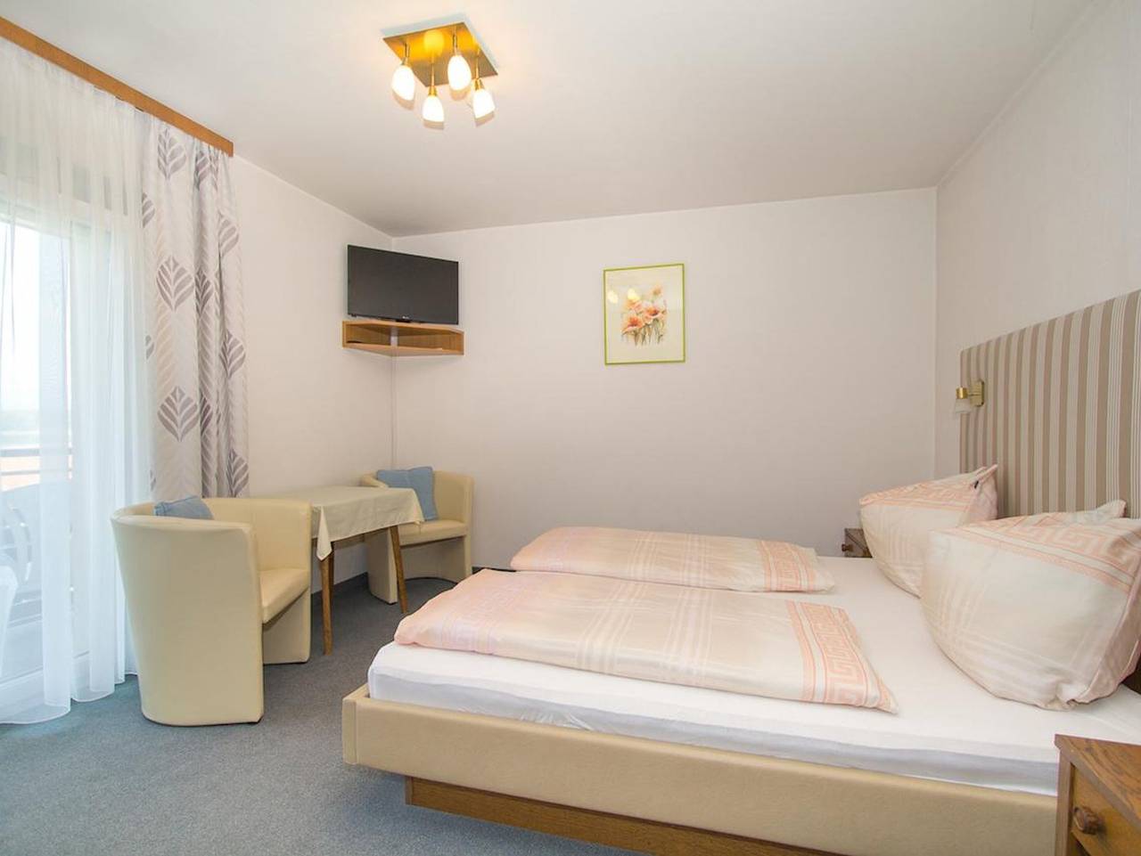 Gästehaus Wulz-Lesjak - Doppelzimmer mit Balkon in Karawanken und Bachergebirge, Villach