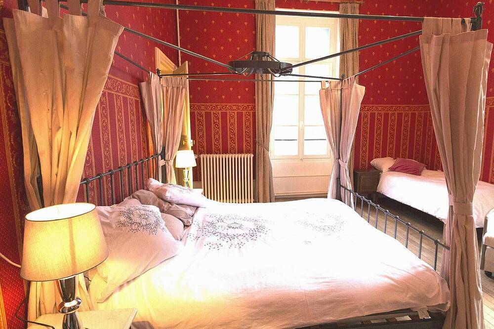 Ferienwohnungen in einem Landschloss, Luxus für 1 Familie / Gruppe in Mussy-sur-Seine, Aube