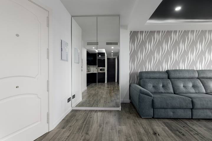 Entire apartment, Apartment 'Urbanización Jardines Del Mar' with Sea View, Shared Pool and Air Conditioning in La Chullera, Manilva