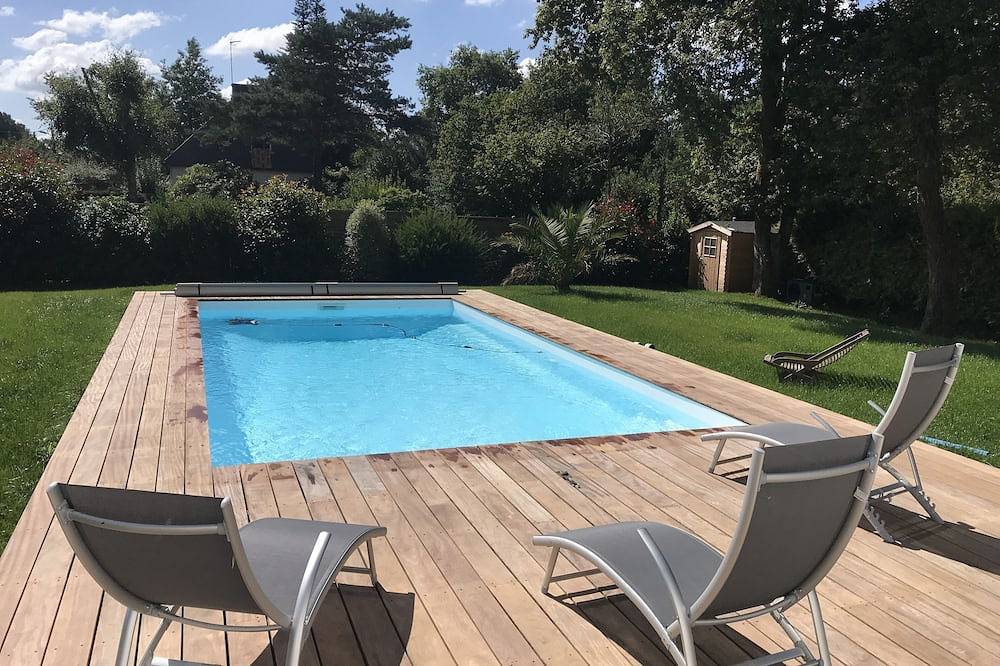 Maison Bretonne Vannes Golfe du Morbihan, Piscine Chauffée in Saint-Nolff, Parque natural regional del Golfo de Morbihan