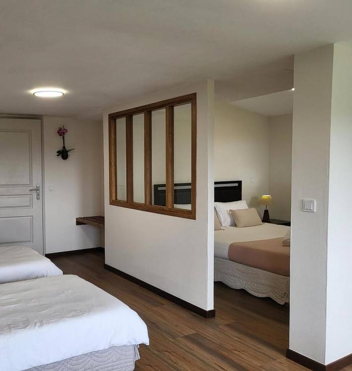 Chambre d’hôte pour 4 personnes, avec jardin ainsi que terrasse et vue