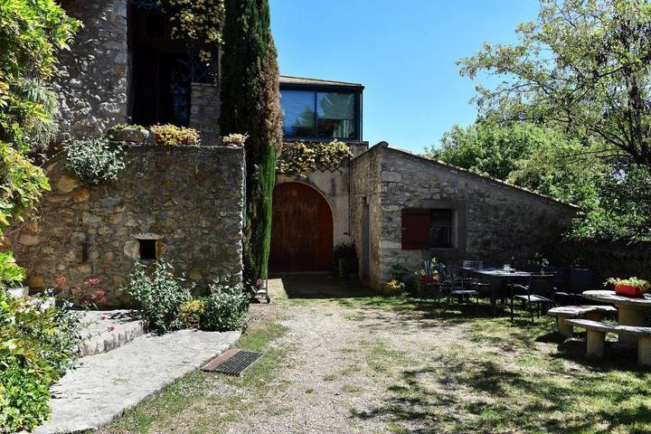 Location de vacances pour 14 personnes, avec jacuzzi ainsi que jardin et piscine à Saint-Remèze - 2