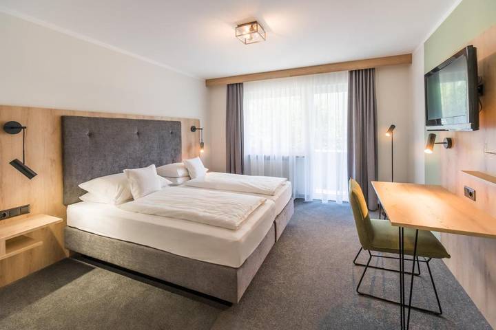 Hotel, mit Balkon und Terrasse sowie Kinderpool und Pool