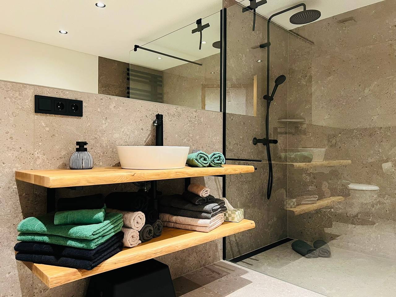 Ganze Wohnung, Ferienwohnung 'Waldgeflüster' mit Bergblick, privatem Balkon und Wlan in Ibach, Südschwarzwald