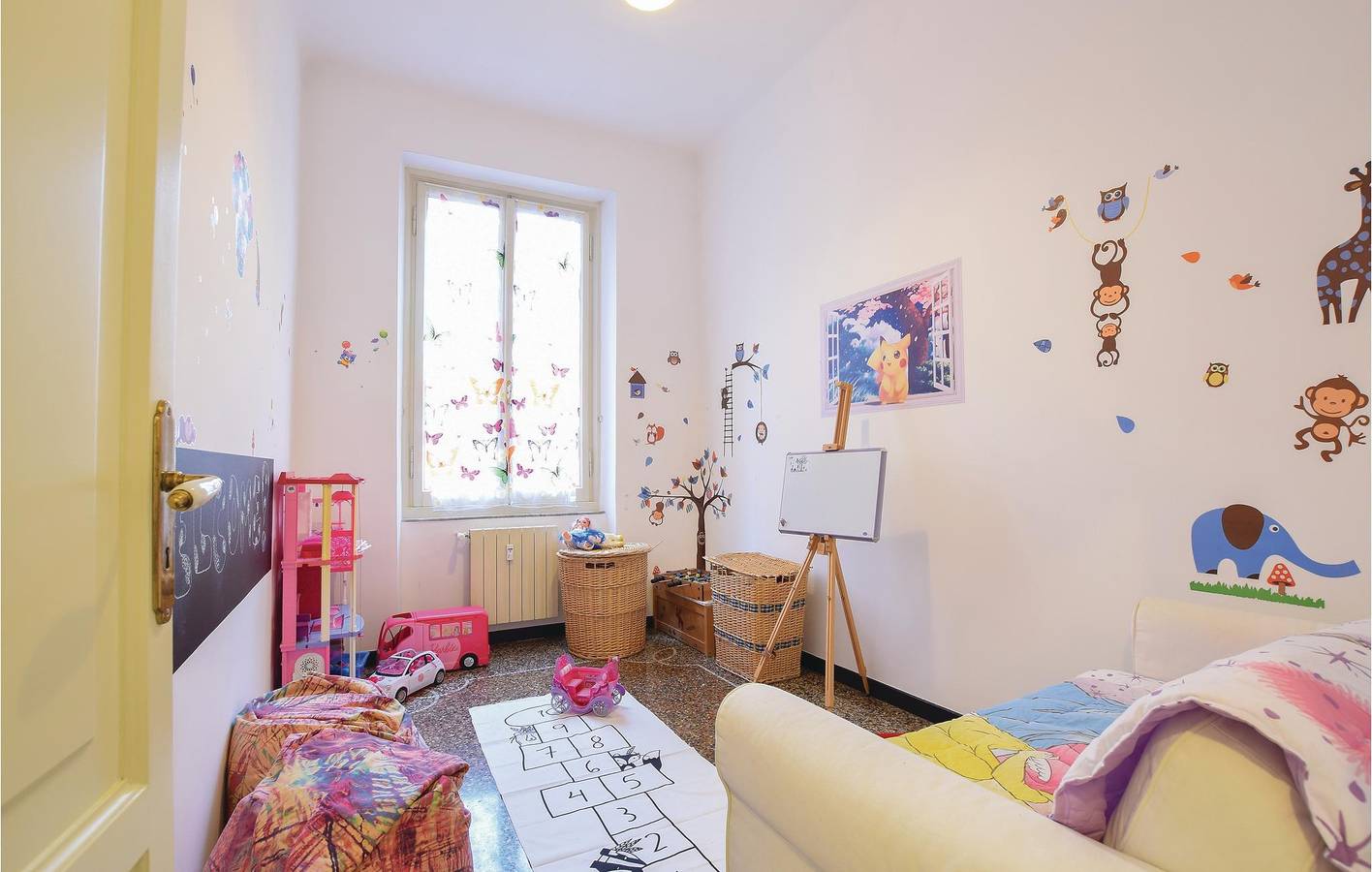 Hel ferielejlighed, Ferielejlighed for 10 personer med terrasse in Genova (City), Genova