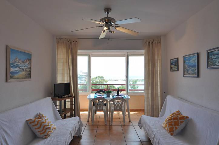 Studio für 4 Personen, mit Pool und Ausblick sowie Terrasse, mit Haustier in Katalonien