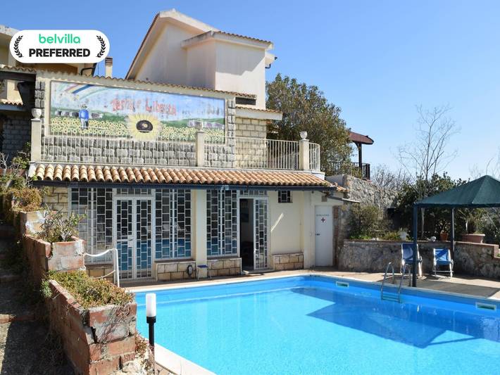 Villa con piscina per 6 persone, con piscina e giardino nonché terrazza a Siracusa
