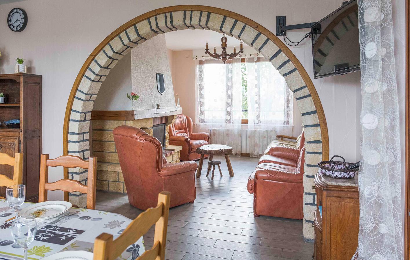 Ruim appartement: TV, Parkeerplaats, Zwembad, Tuin & Internet in Villers-sous-Foucarmont, Dieppe en omgeving