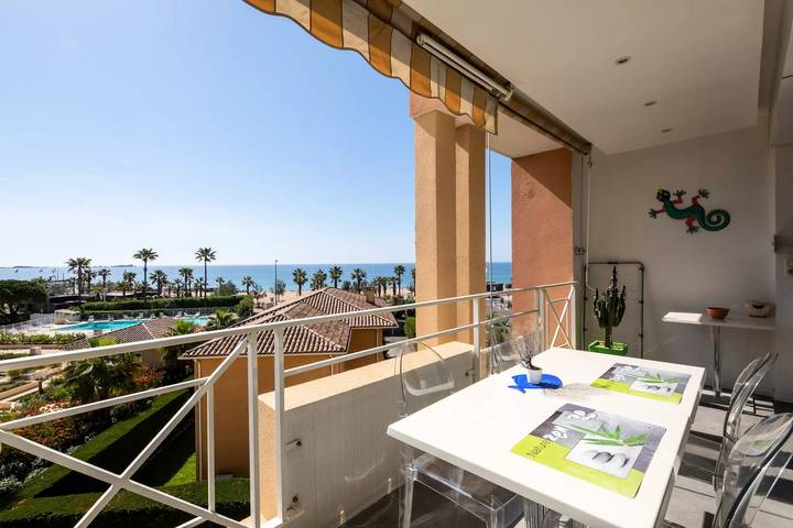 Gîte pour 4 personnes, avec piscine et balcon dans Plage du Port Fréjus
